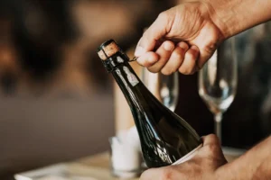 How to open a bottle of Champagne